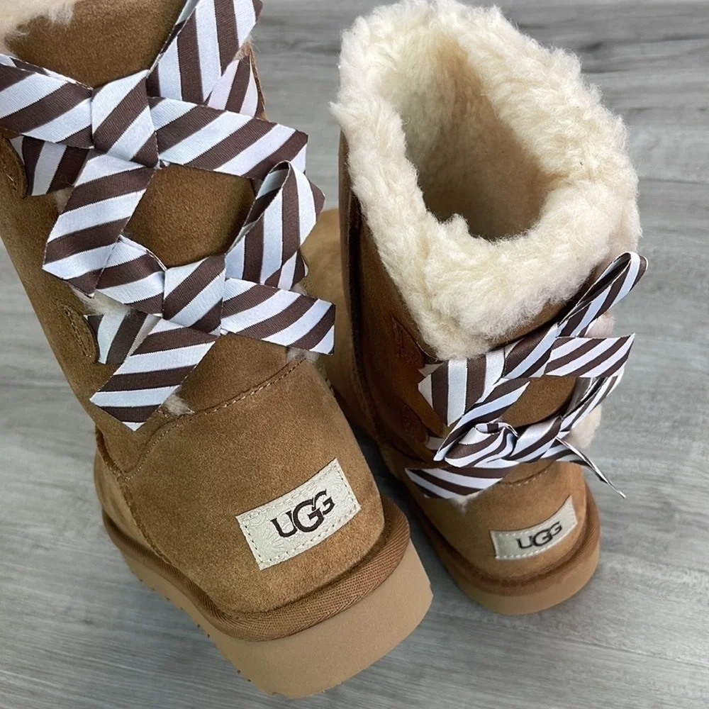 🍁 UGG 🍁 BAILEY BOW DIAGONAL STRIPES BOOYS - Picture 7 of 14